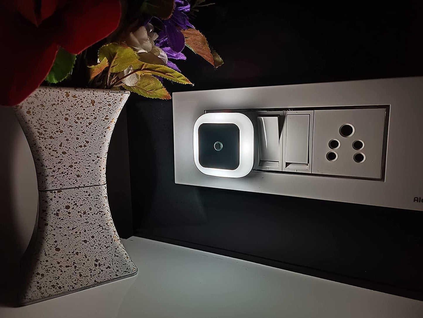 Lamp With Automatic Sensor Energy-efficient Night Light For Bedroom, Living Room, And Bathroom